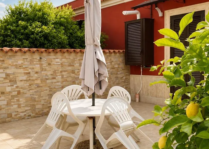La Casetta Rossa - *